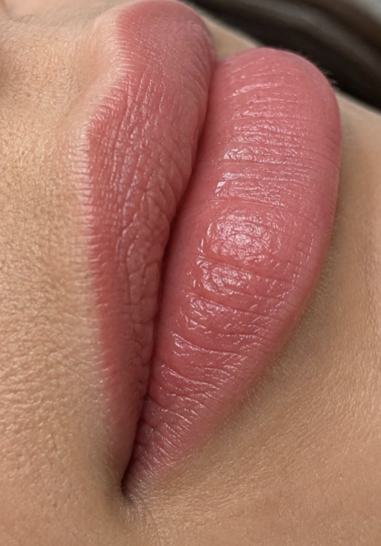 Detalle de labios con efecto gloss